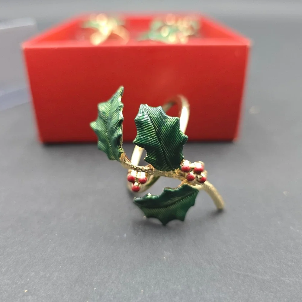 Lenox Holiday Holly Berry Napkin Rings Set of 4 Gold Tone Enamel 7156 New Box